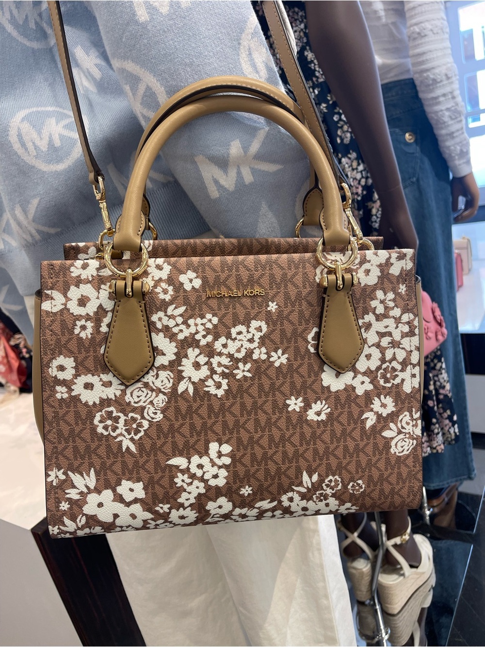 MICHAEL KORS Marilyn Medium Printed Signature Logo Satchel Crossbody 
CAMEL 
NWT - Picture 9 of 16